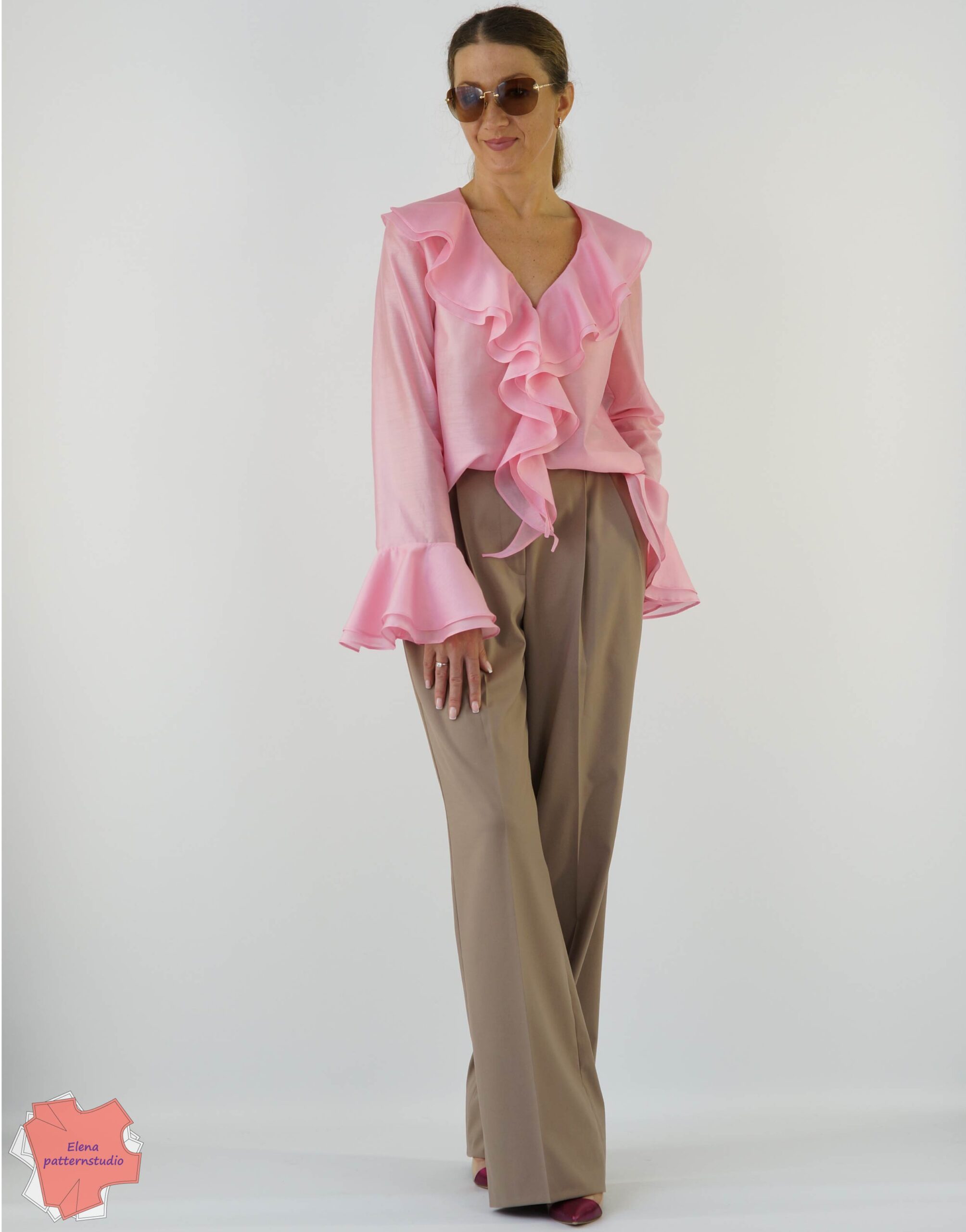 183 Buy a pattern of a blouse with flounces with a master class on sewing 7948-01